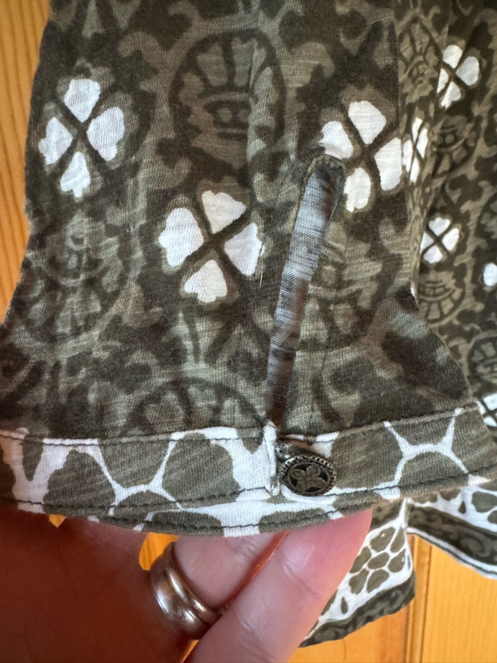 Lucky Brand Olive Printed V-Neck - Picture 3 of 4